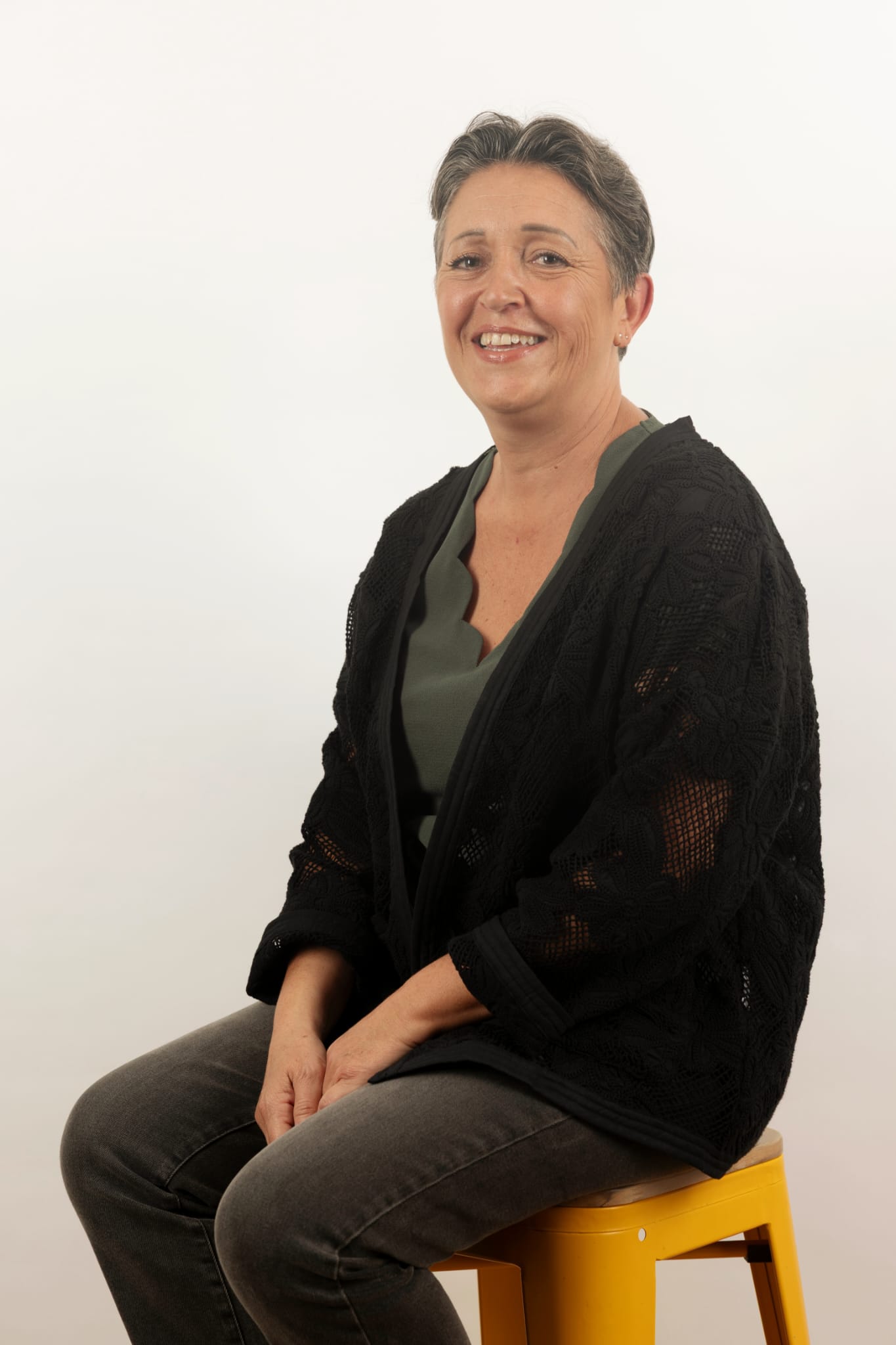 Découvrez Nathalie FITOUSSI, membre de notre liste ! 
Engagée depuis toujours pour la solidarité et l’égalité des chances, elle souhaite mettre son expérience et son énergie au service de Léguevin en commun.
👩‍⚕️ Sa Priorité : l’accès aux soins et la prévention pour tous.
